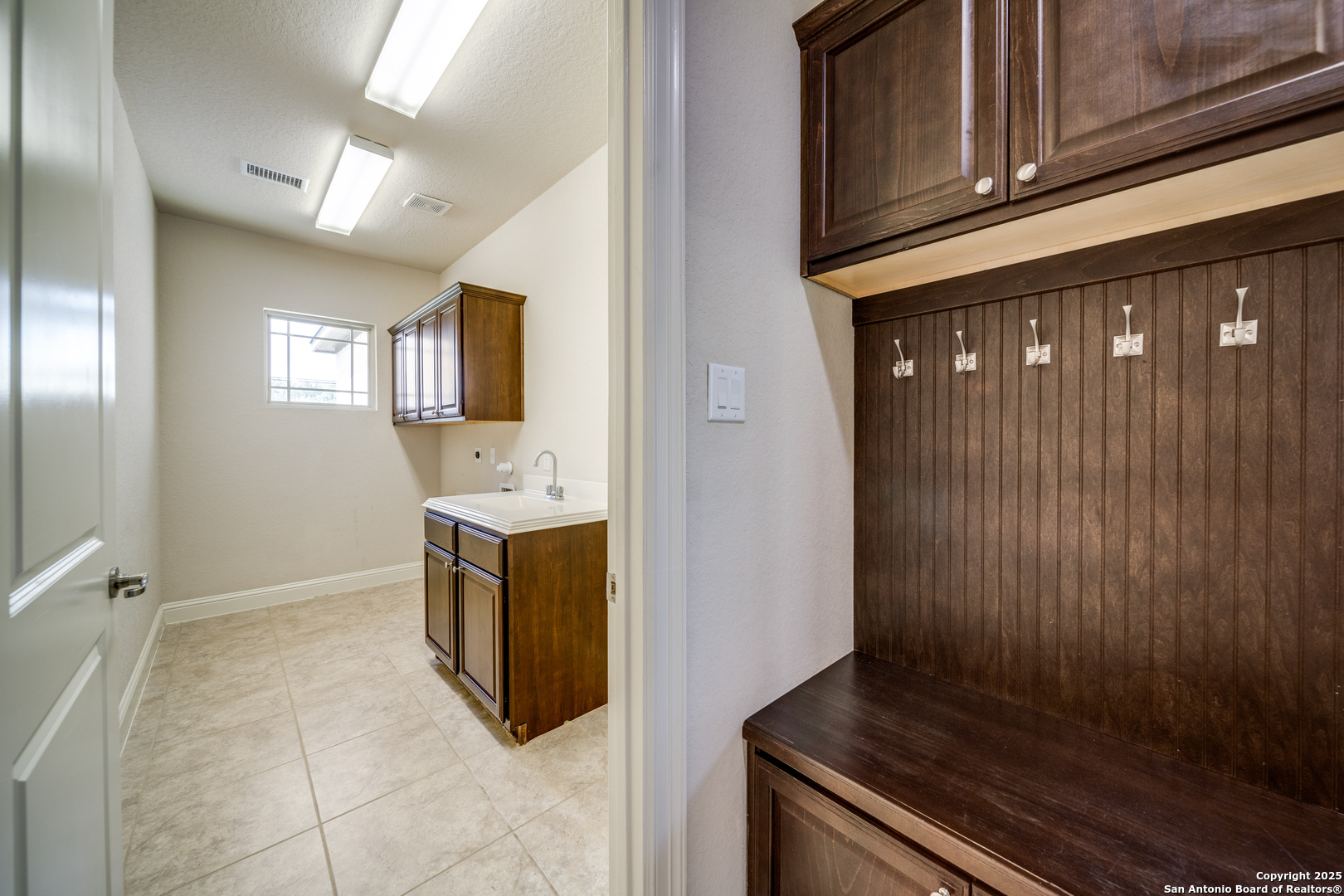 1703 Slumber Pass