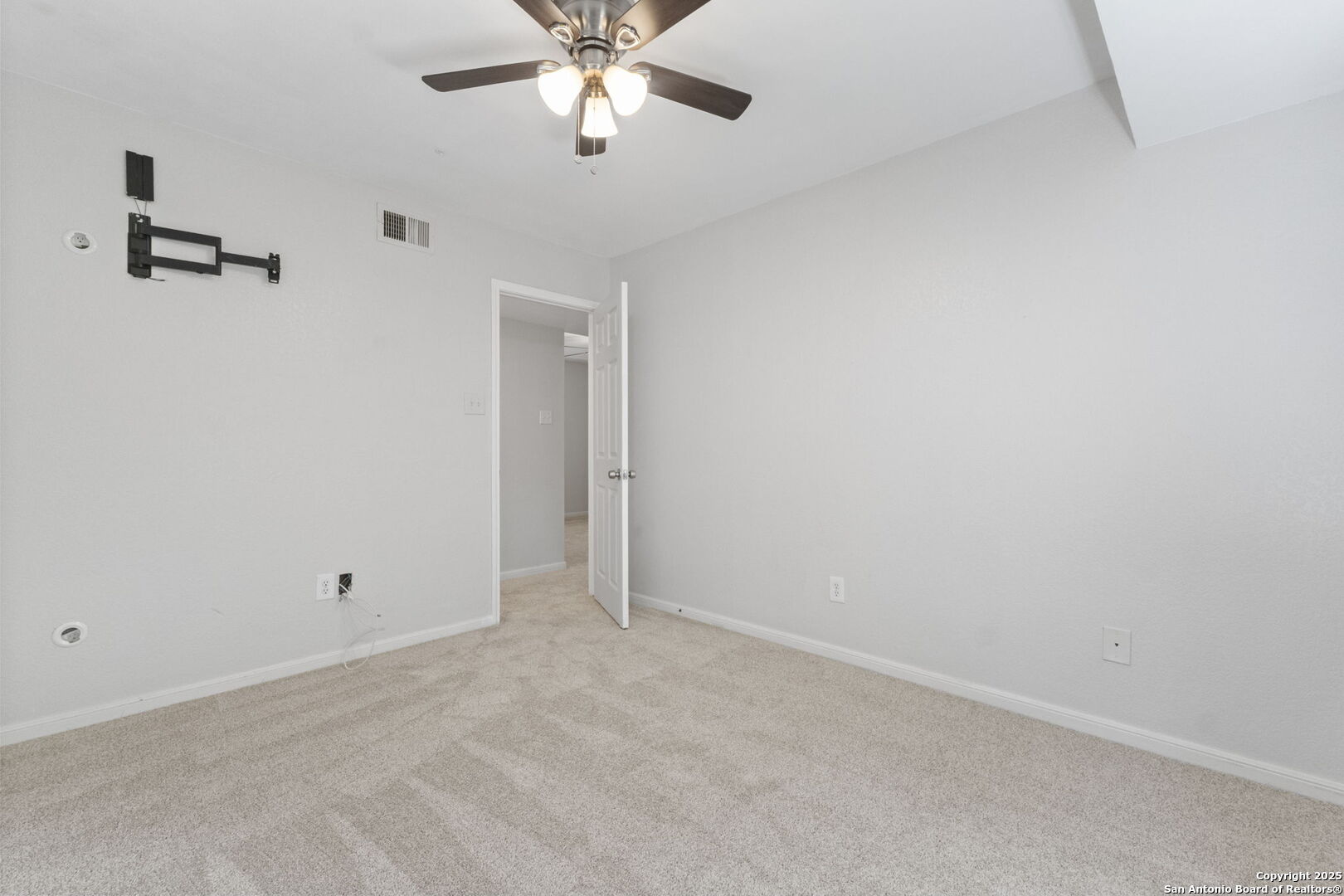 1618 Sunnybrook