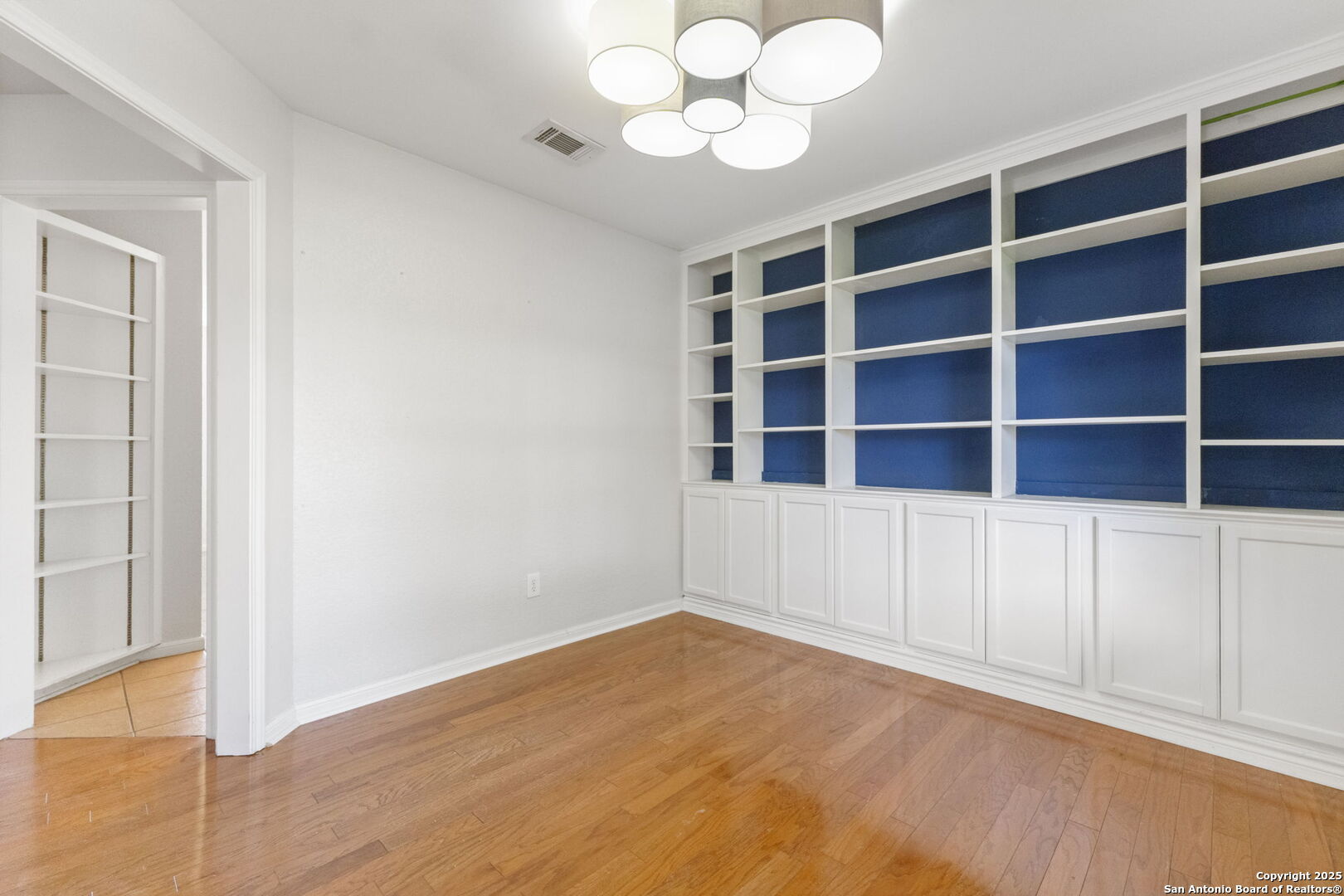 1618 Sunnybrook