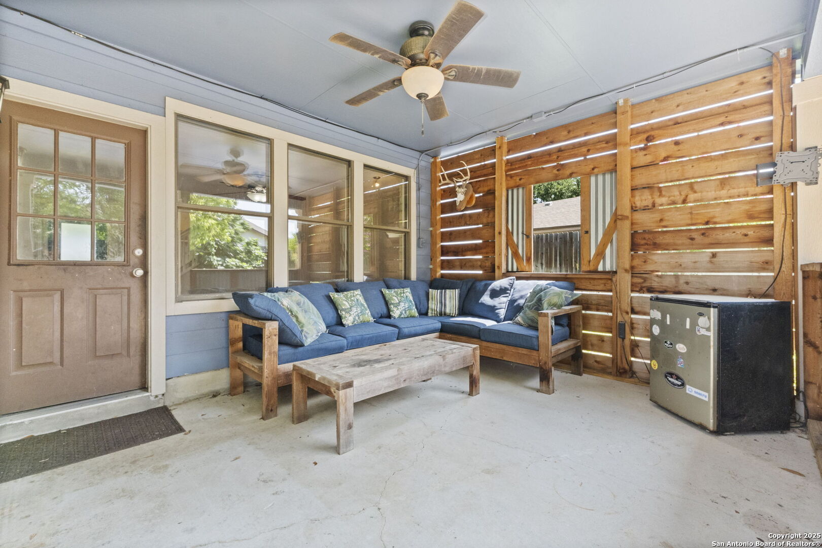 1618 Sunnybrook