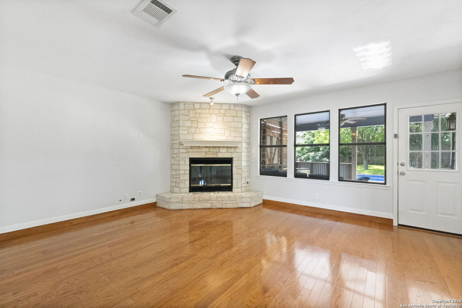 1618 Sunnybrook