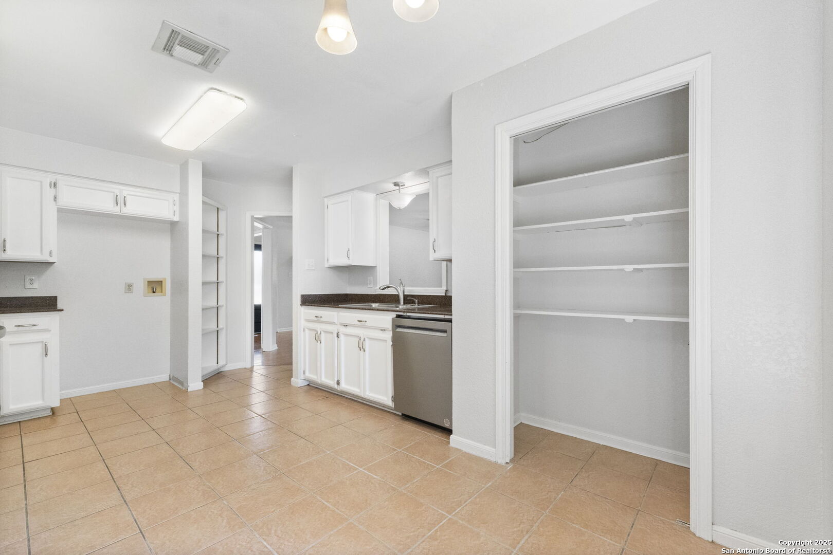 1618 Sunnybrook