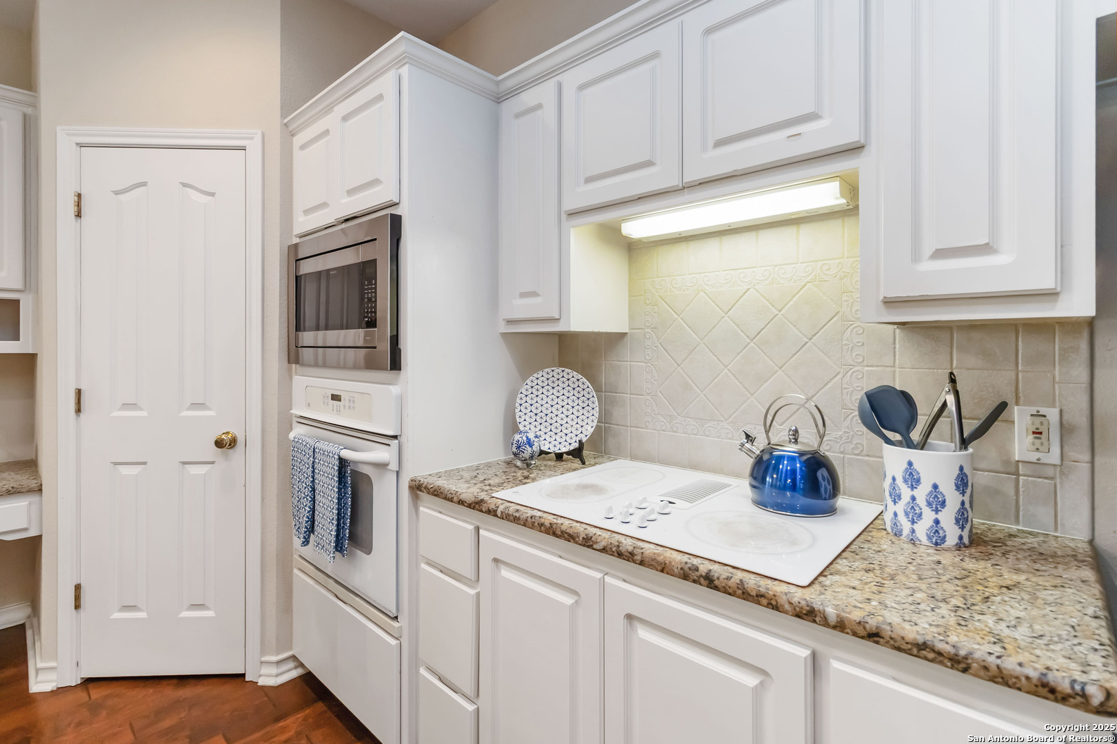 1407 Canyon Edge