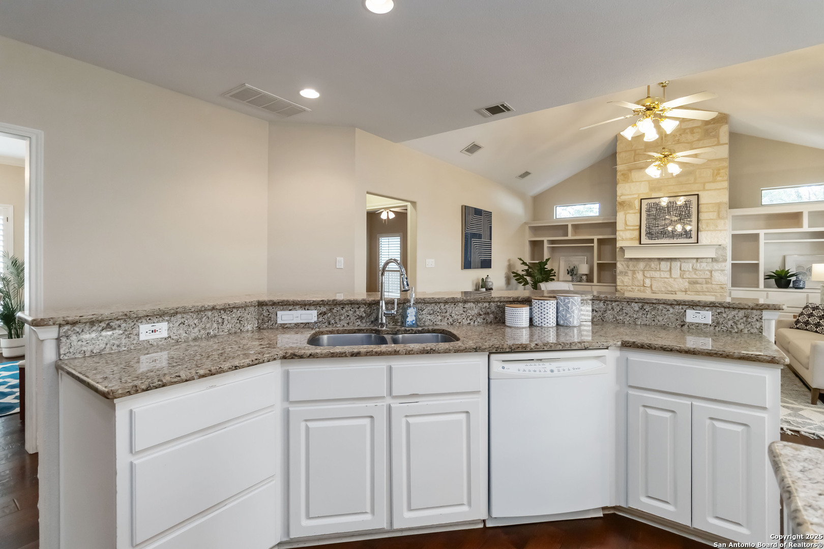1407 Canyon Edge
