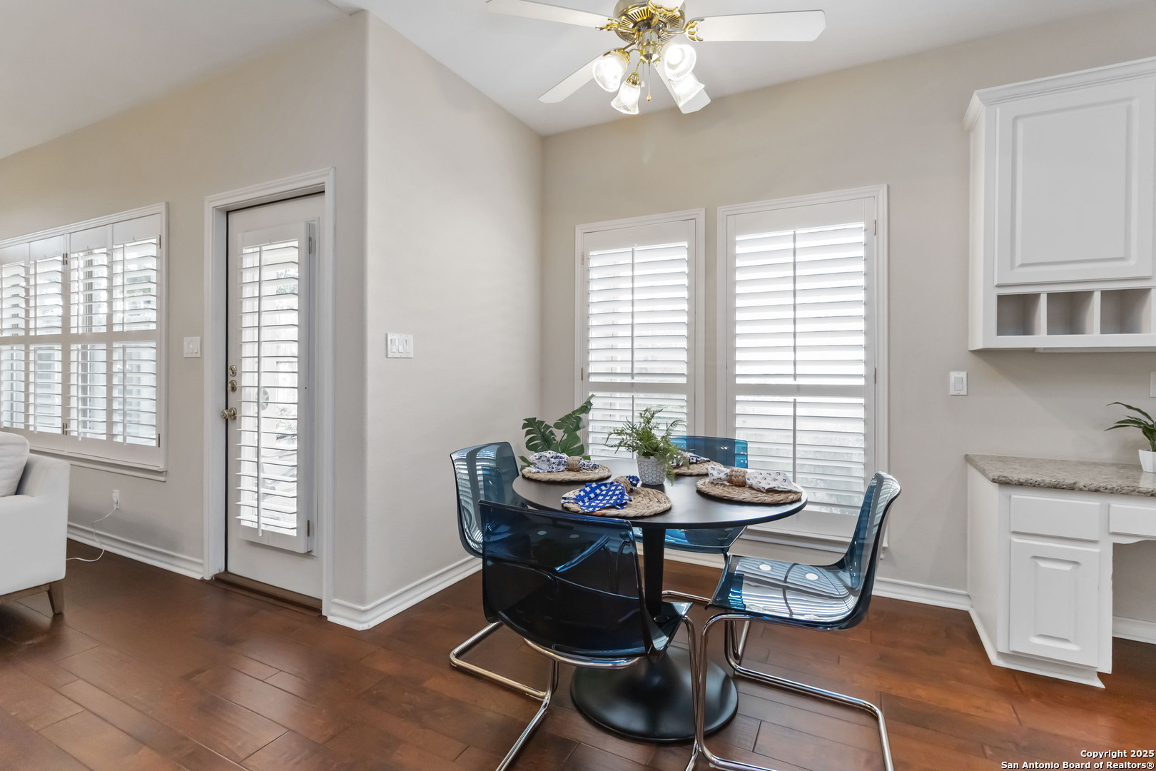 1407 Canyon Edge
