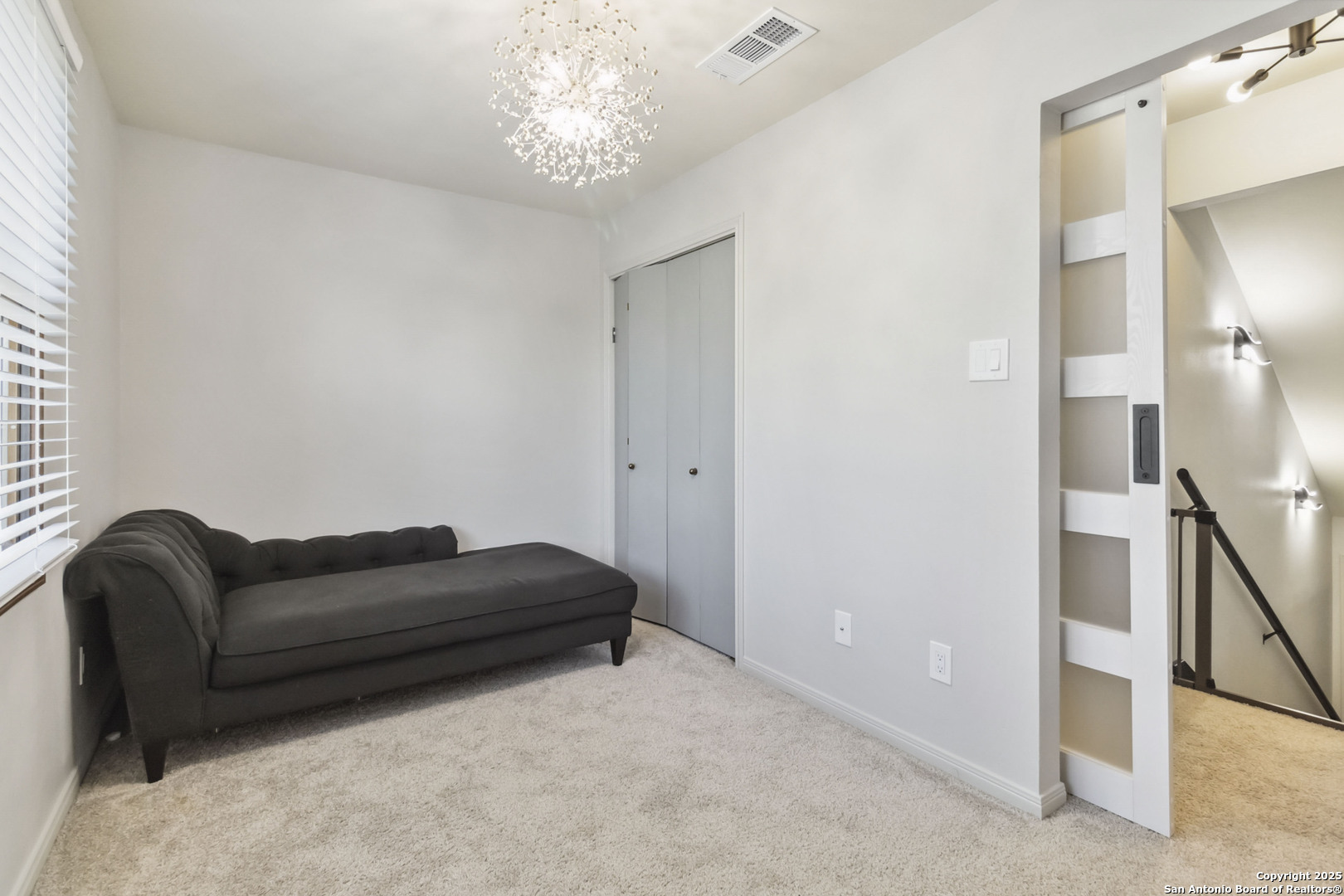 2406 Northwoods