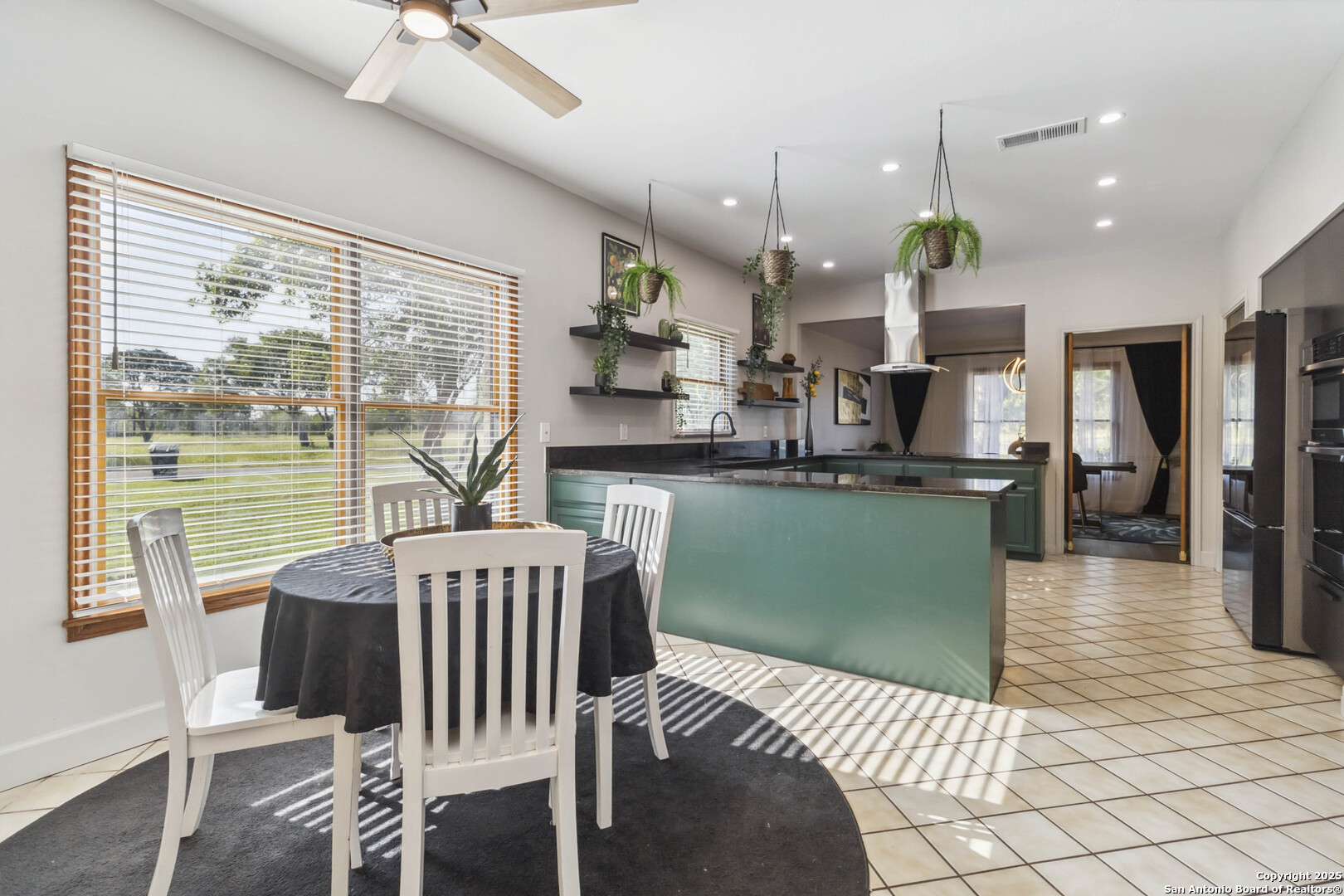 2406 Northwoods