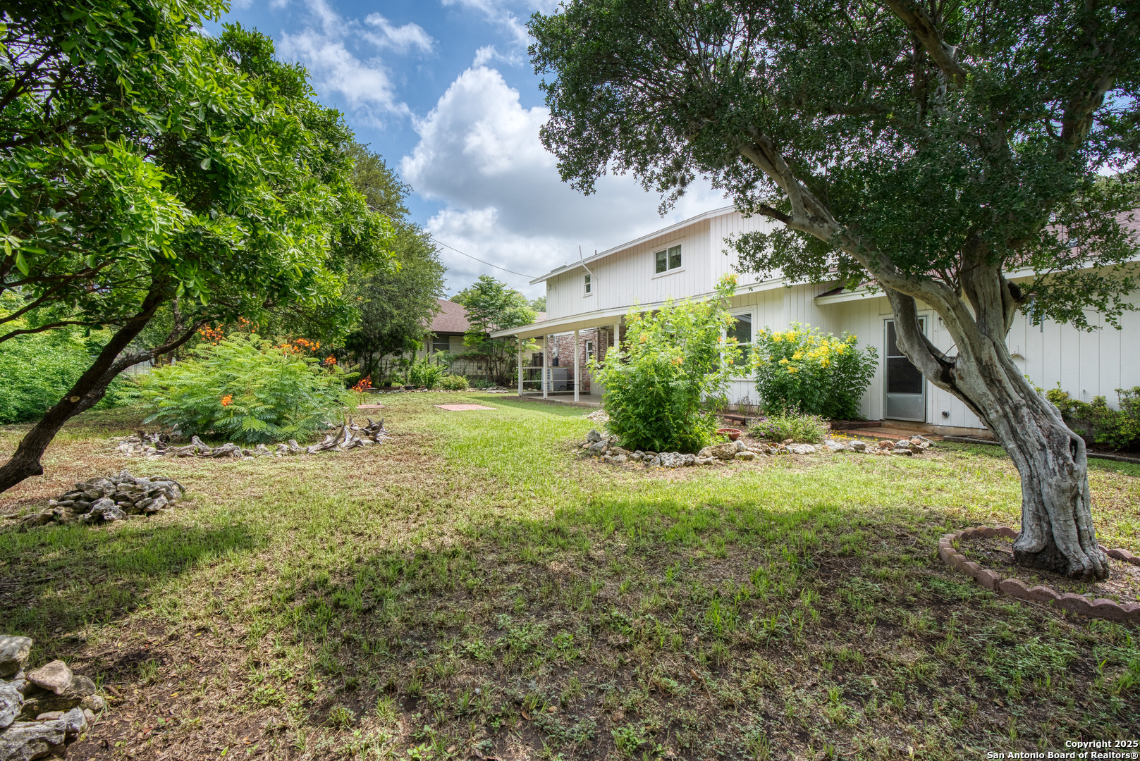 10111 Carolwood
