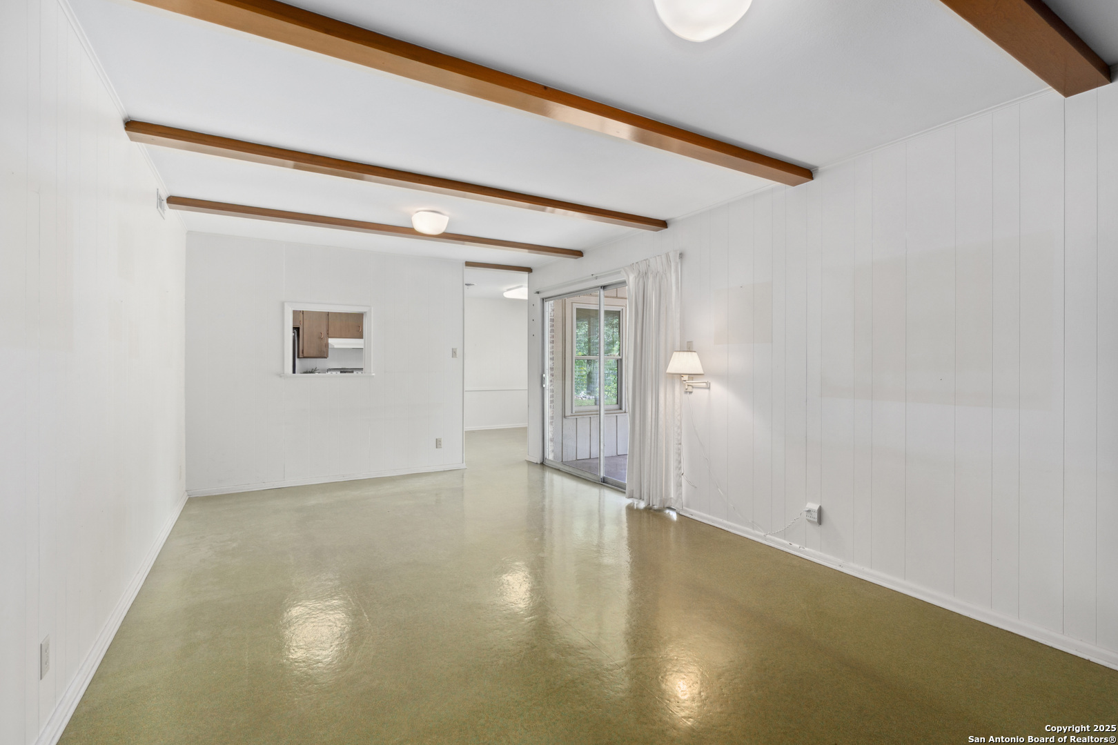 10111 Carolwood