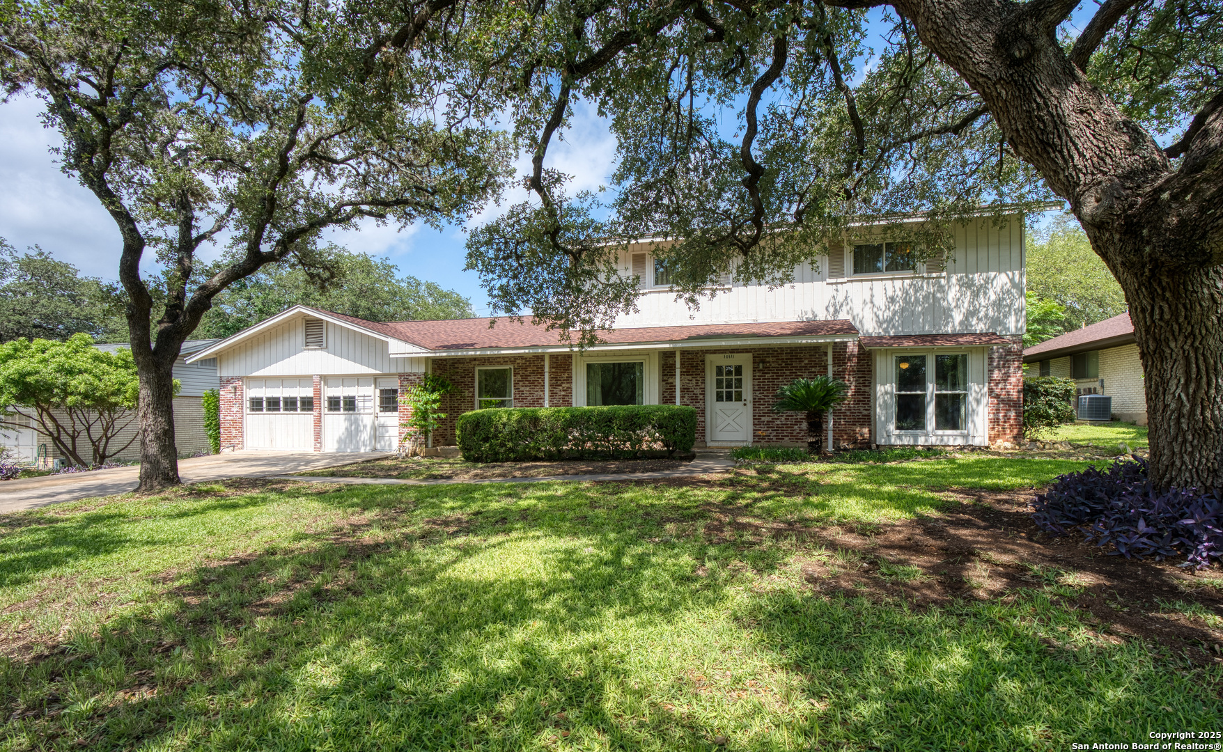 10111 Carolwood