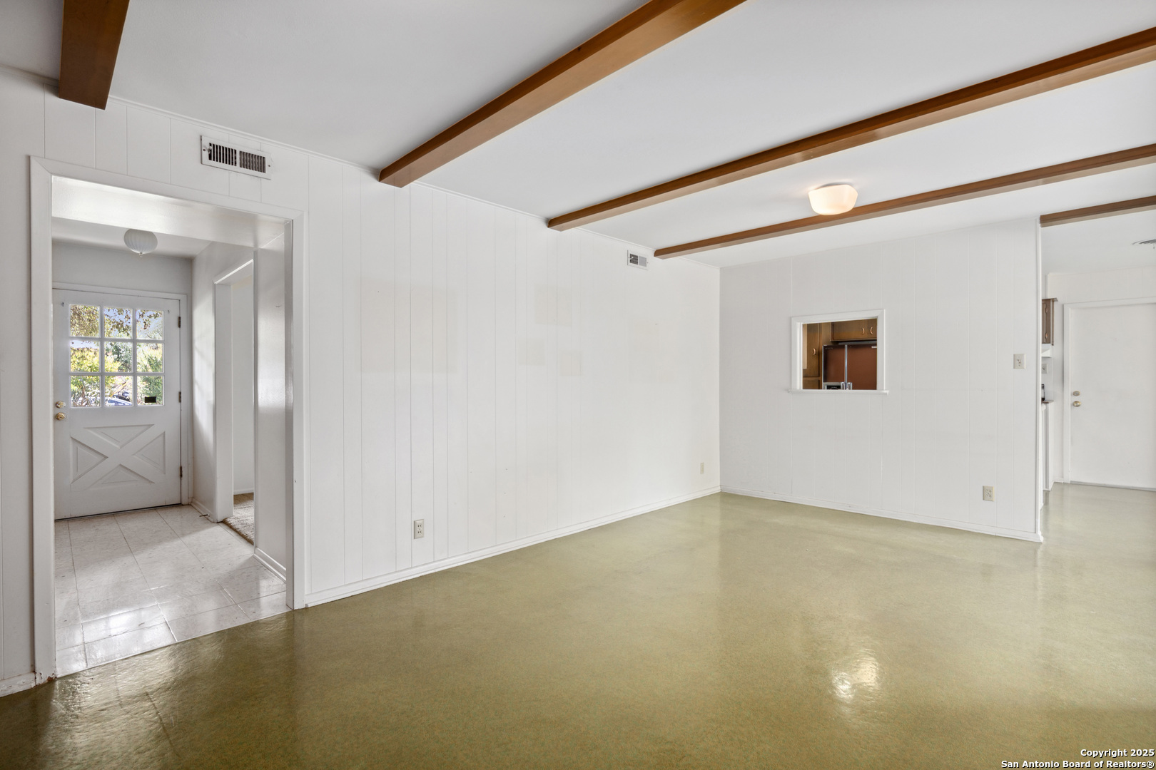 10111 Carolwood