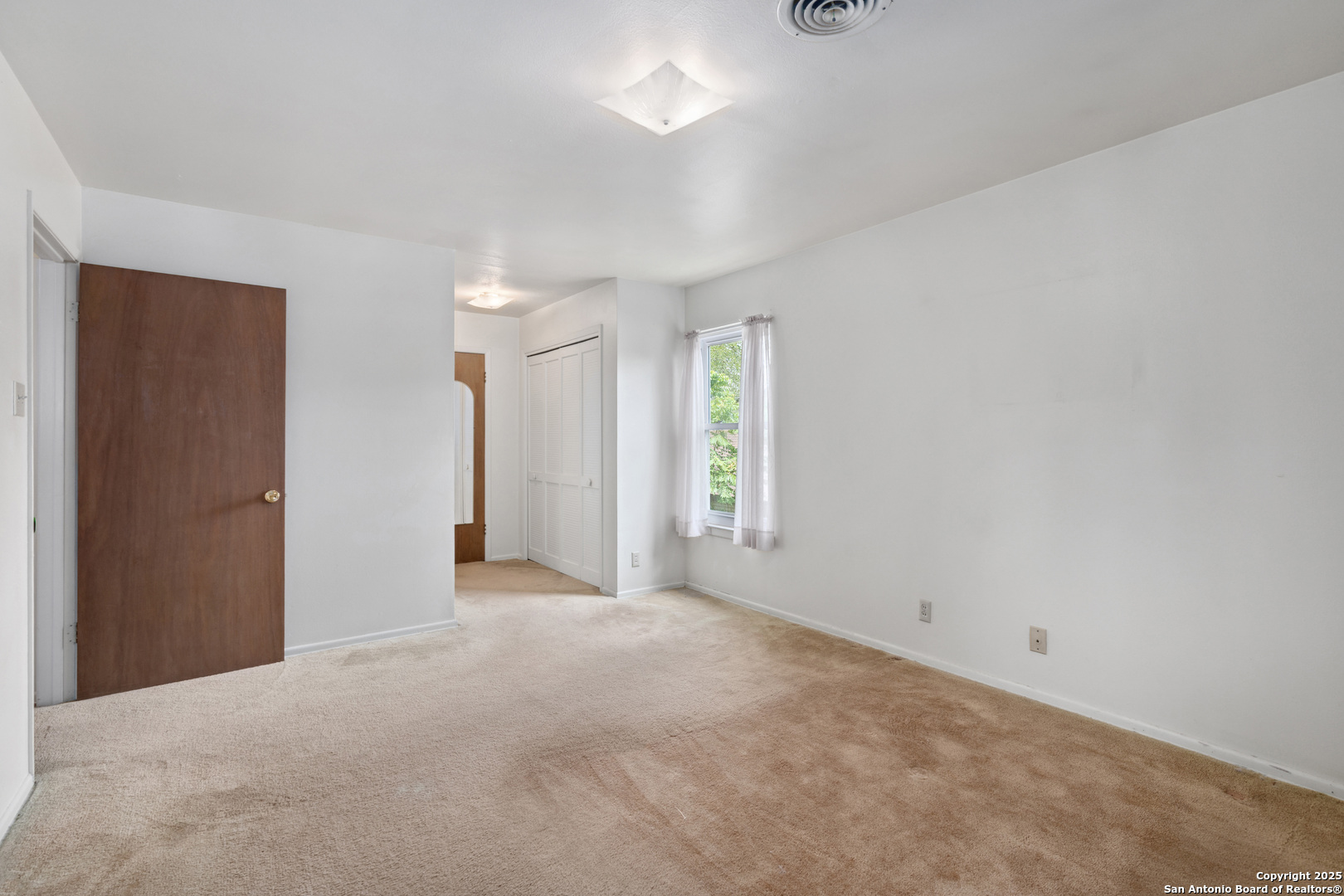 10111 Carolwood