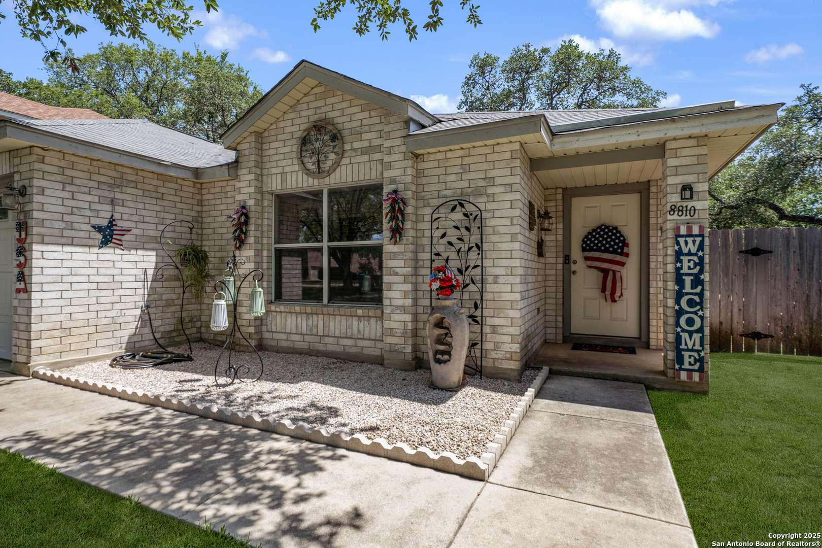 8810 Sebec Cir