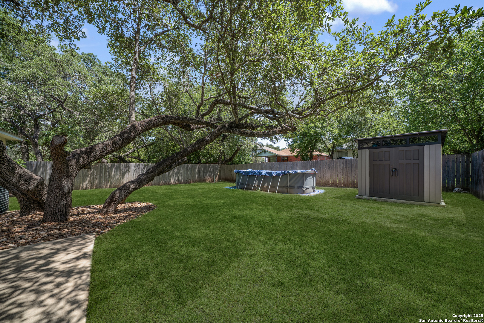 8810 Sebec Cir