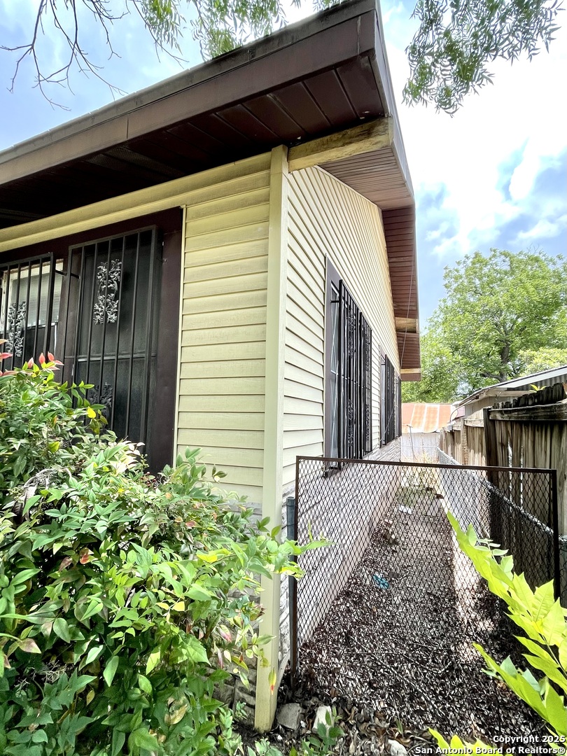 213 Ripley