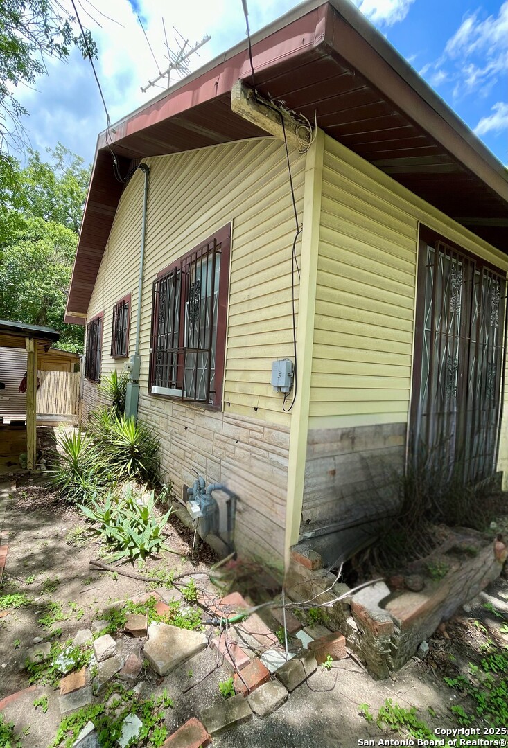 213 Ripley