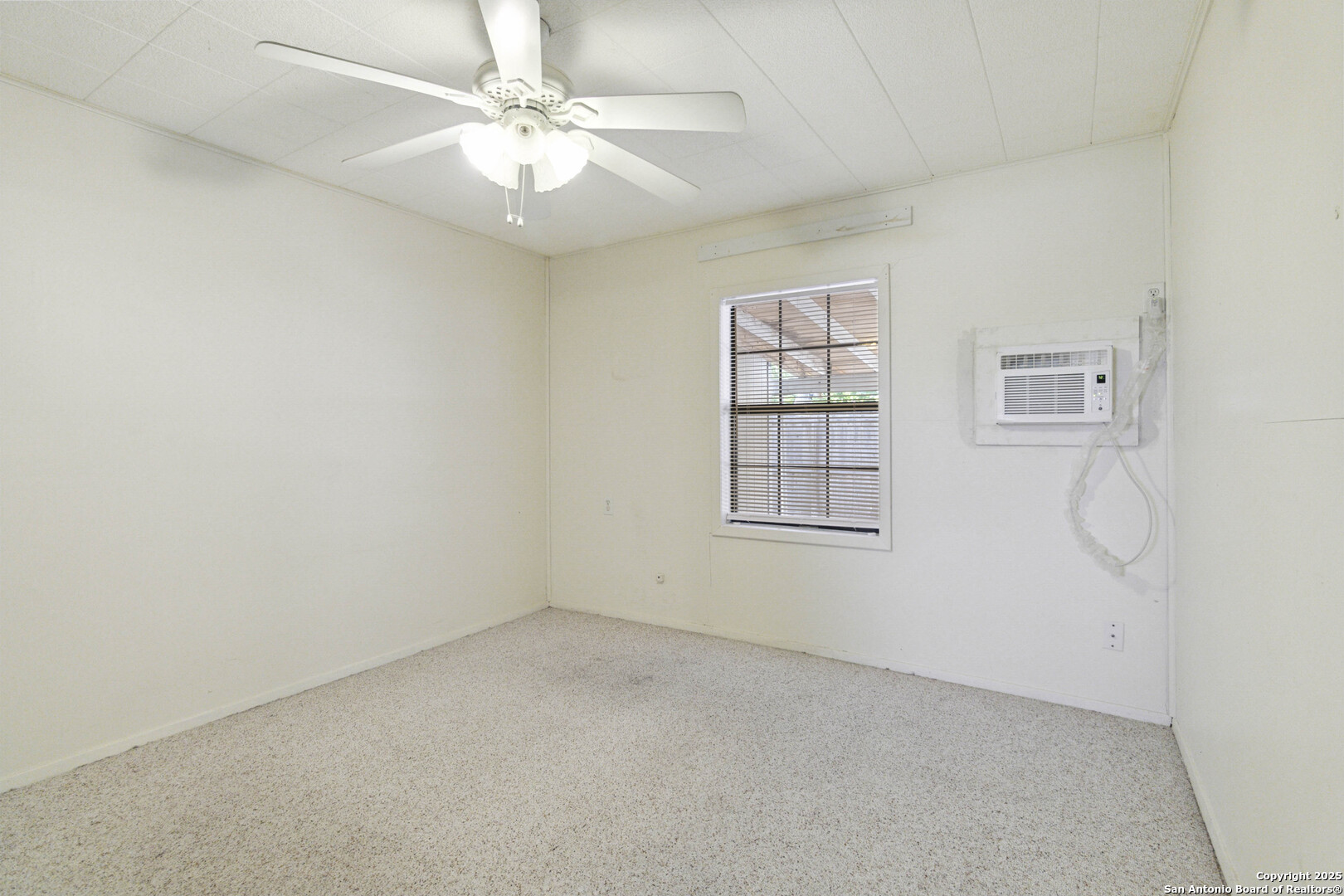 219 S Lone Star Ave