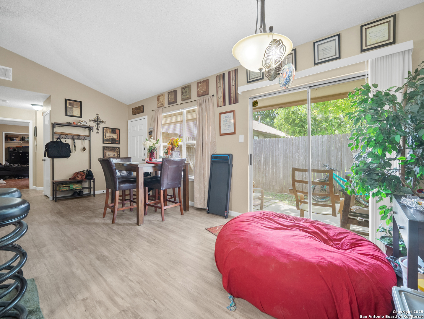 14423 Edgemont