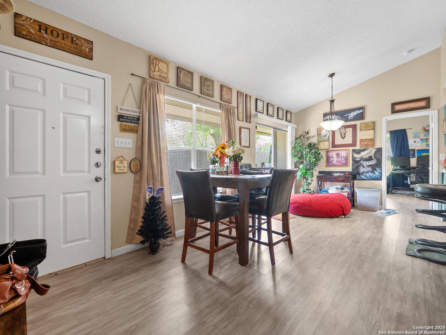 14423 Edgemont