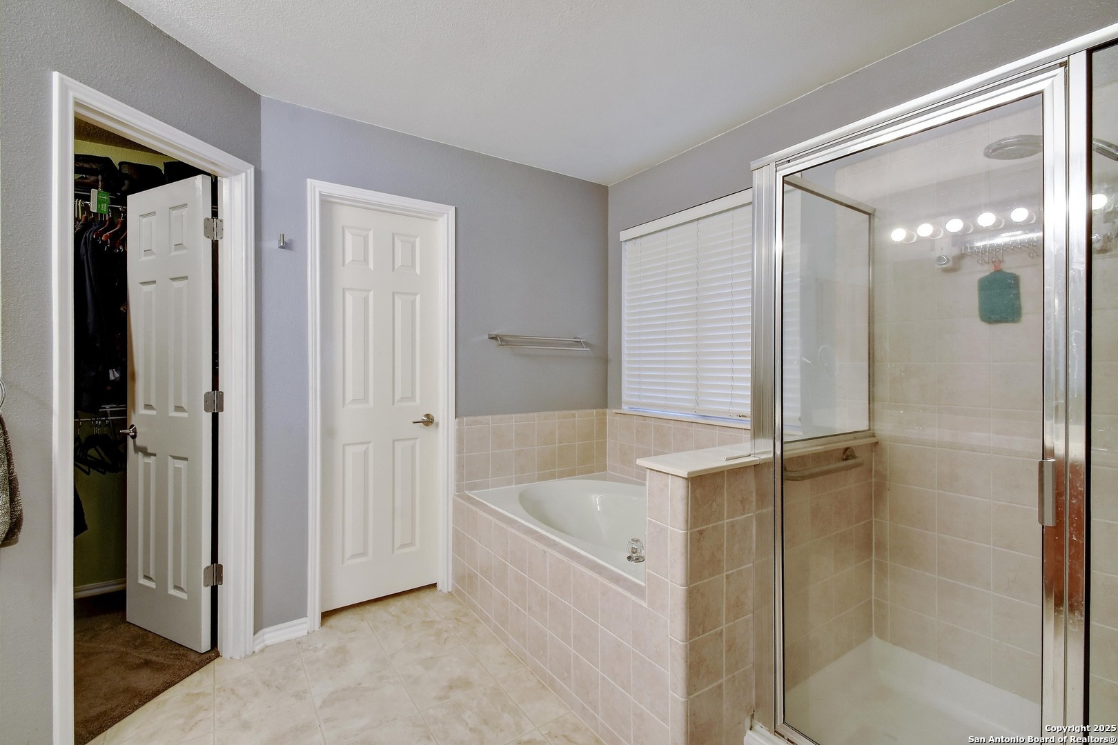 7311 Carriage Ln