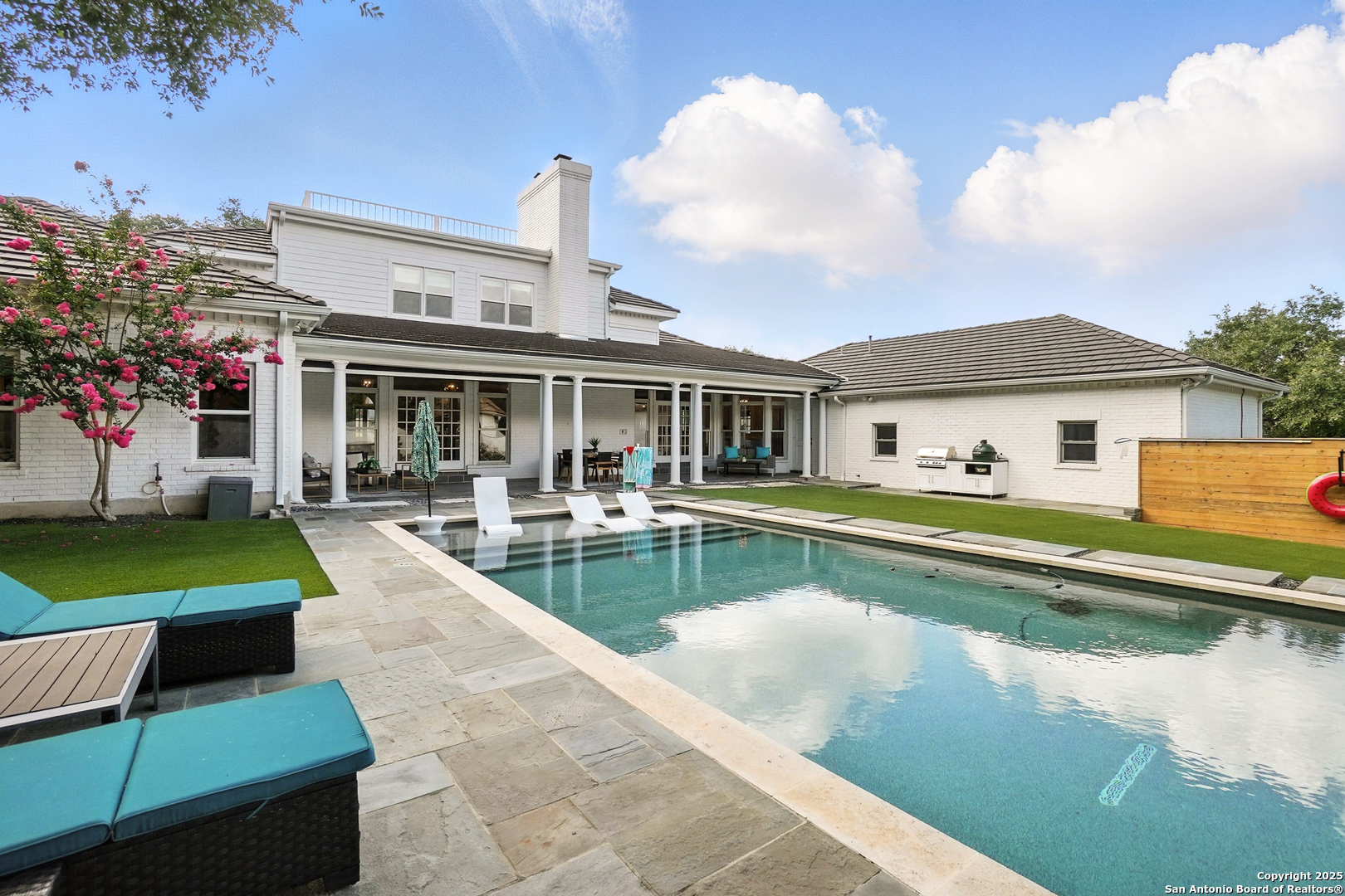 5 Sherborne Ln