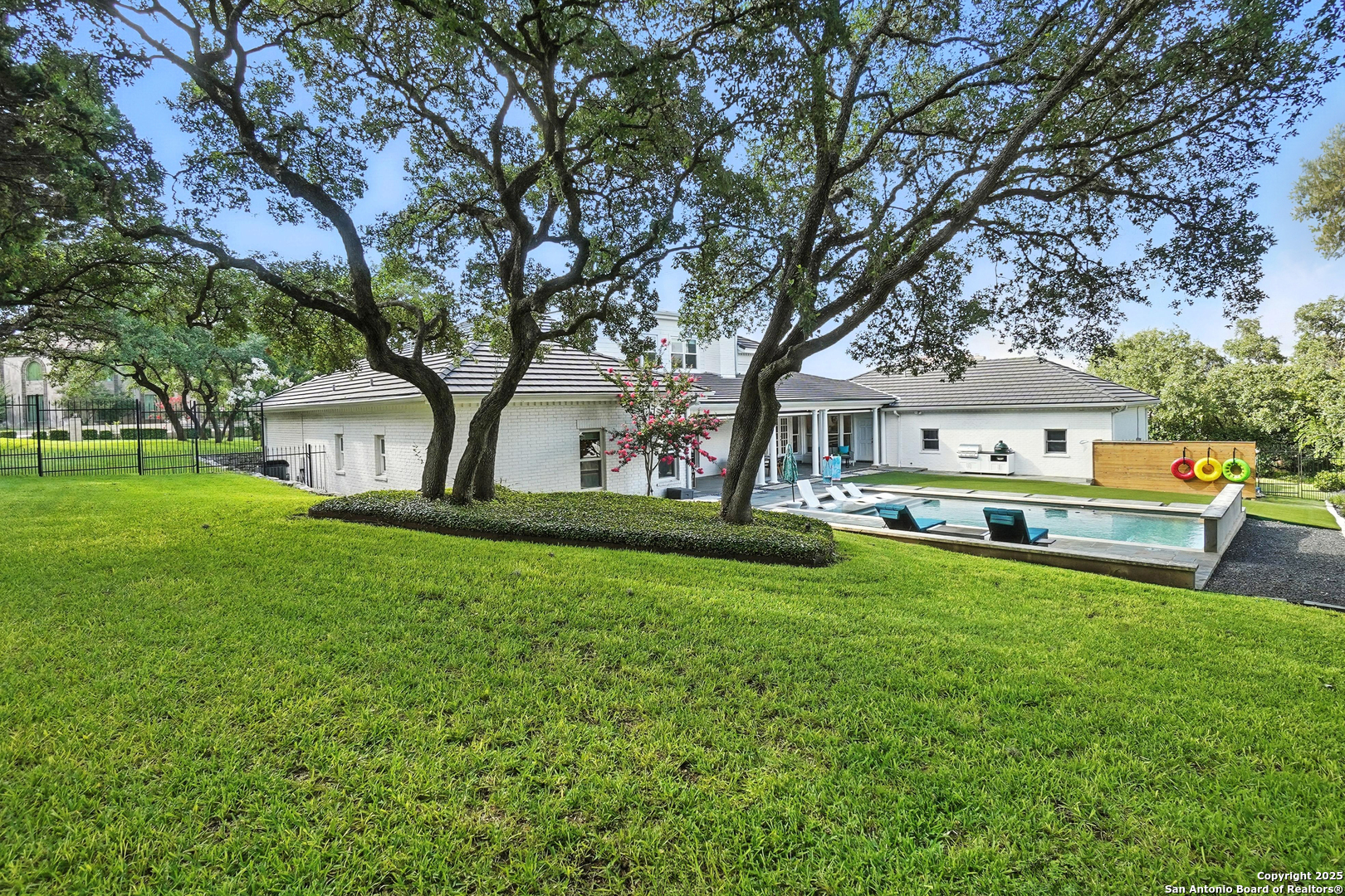 5 Sherborne Ln