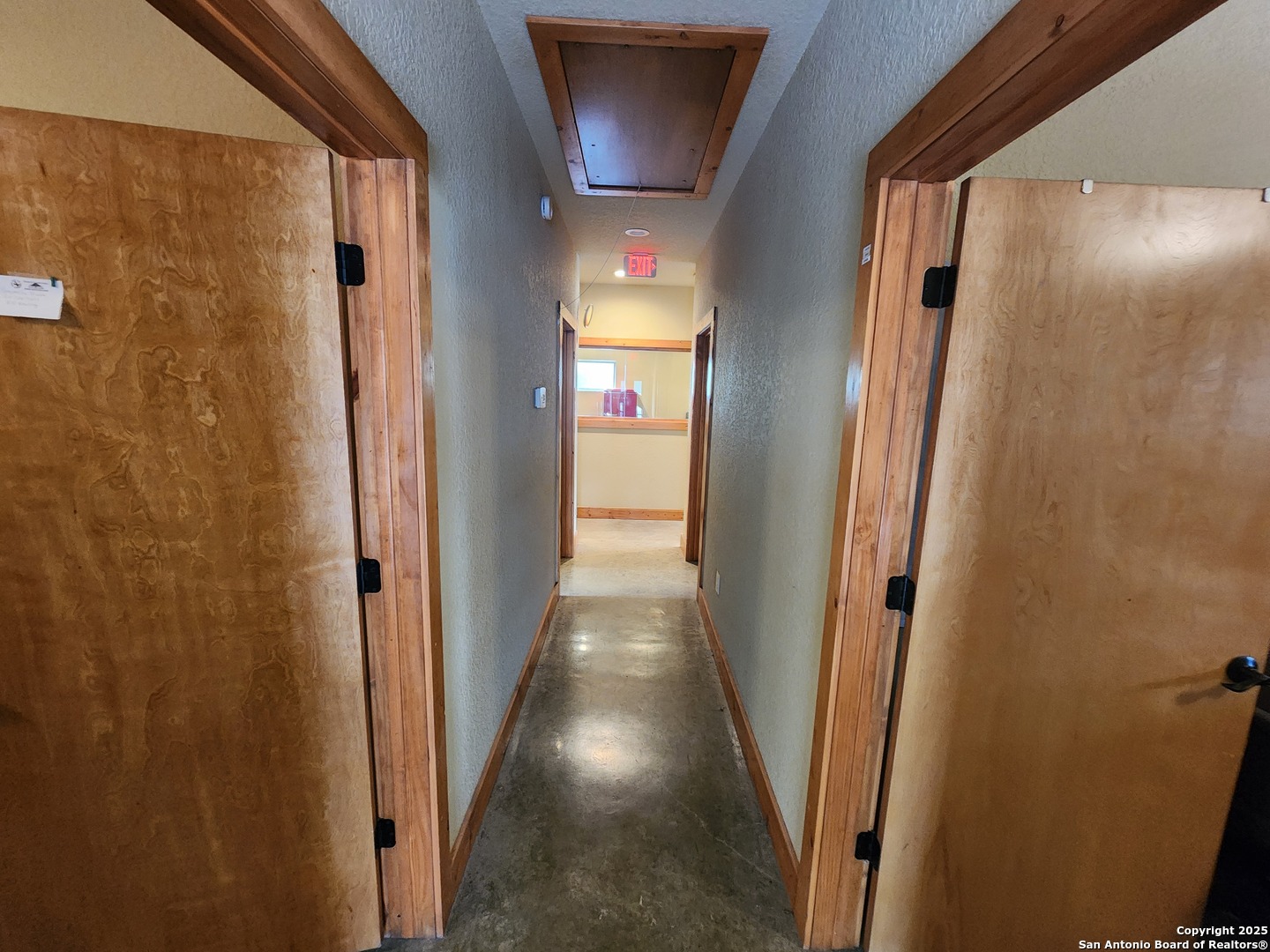 2571 Macarthur