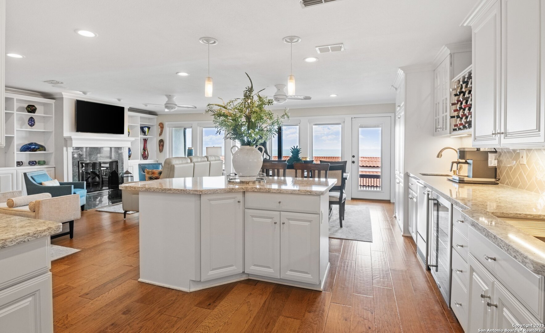 4270 Ocean Drive Unit: 11