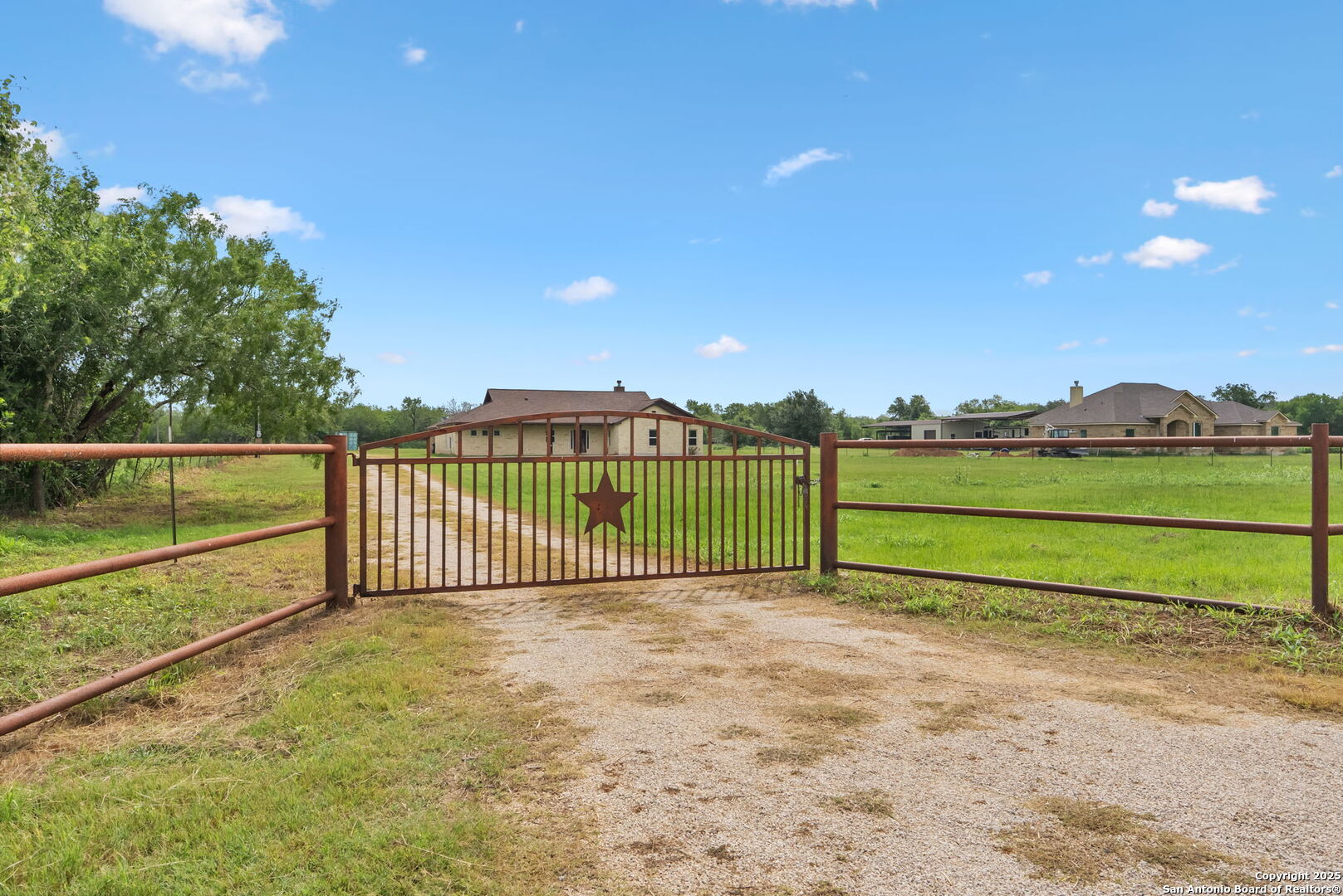 800 County Road 467