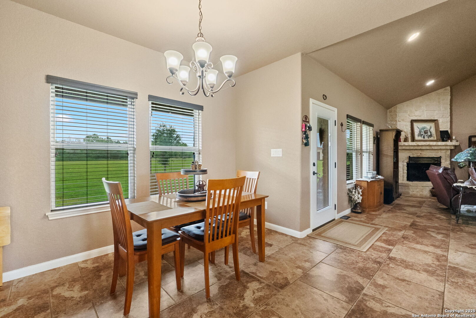 800 County Road 467