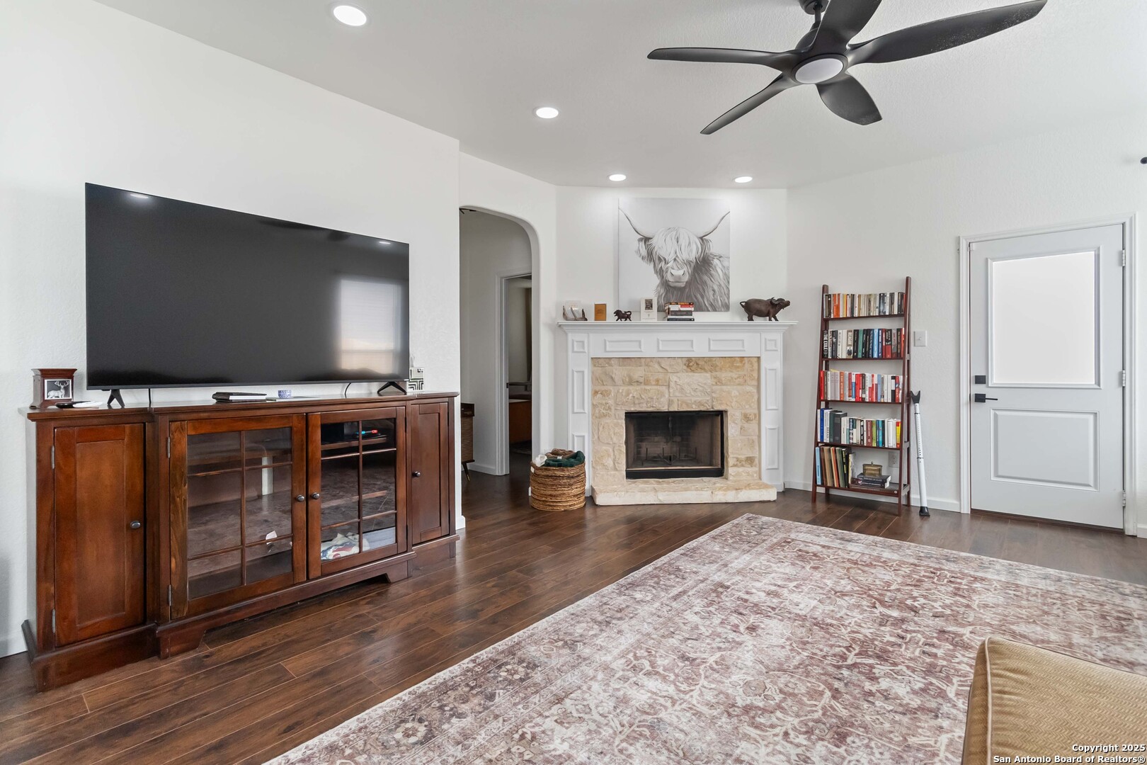 3839 Mahogany