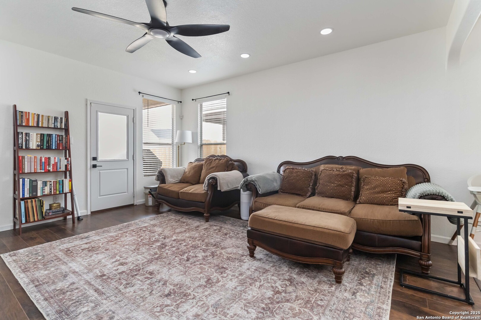 3839 Mahogany