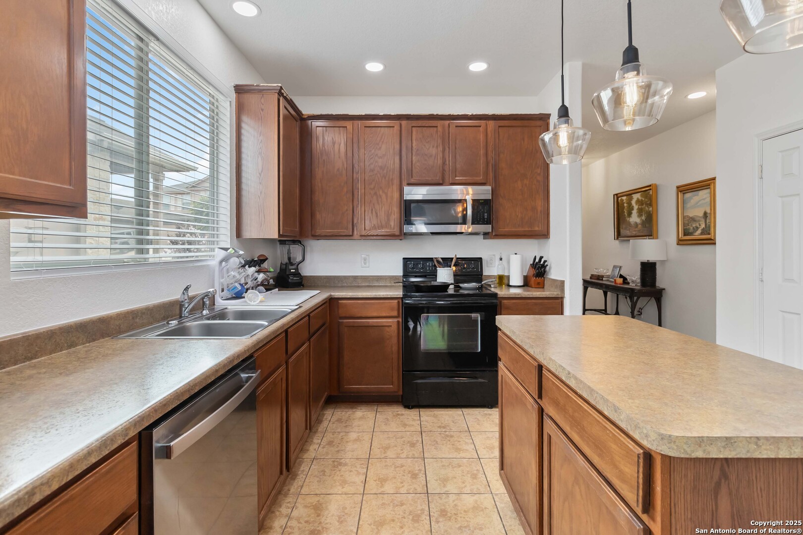 3839 Mahogany