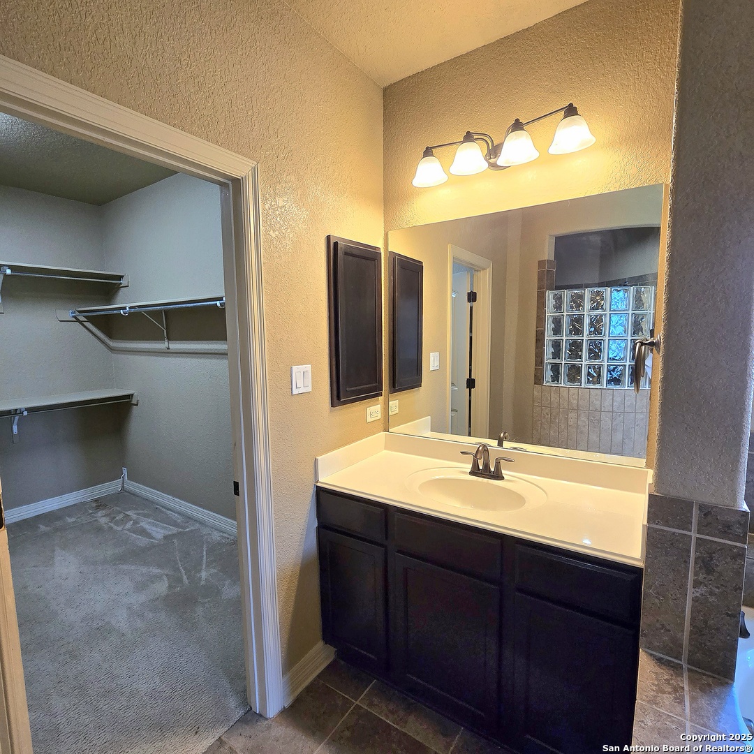 13700 Trailside Ln