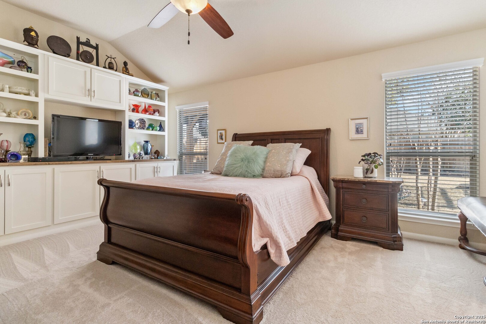 5618 Thunder Oaks