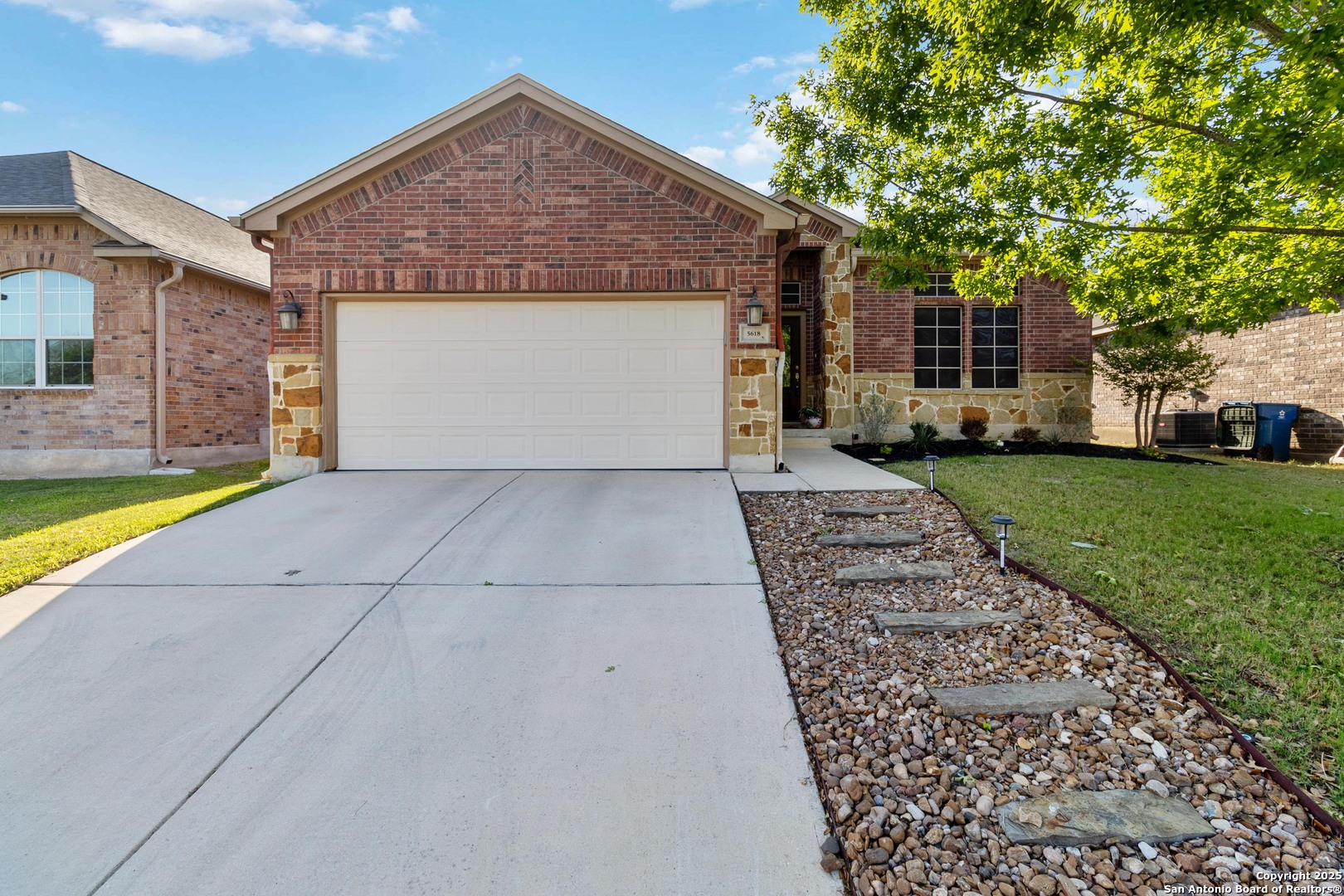 5618 Thunder Oaks