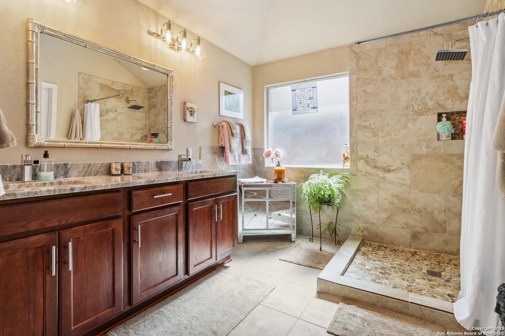 5618 Thunder Oaks
