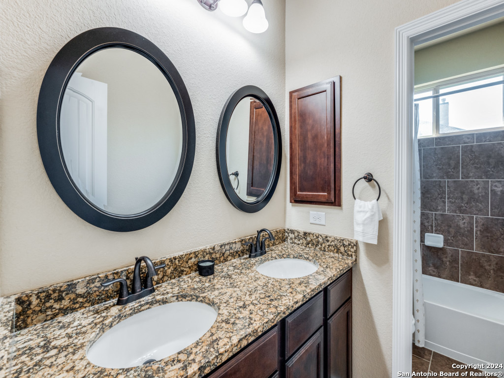 5604 Copper Creek