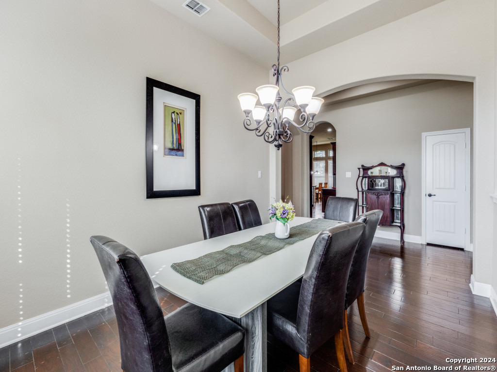 5604 Copper Creek