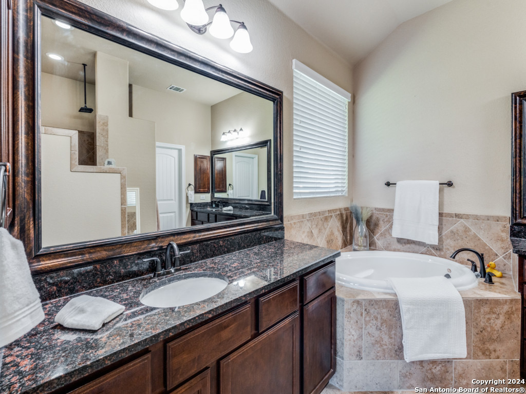 5604 Copper Creek
