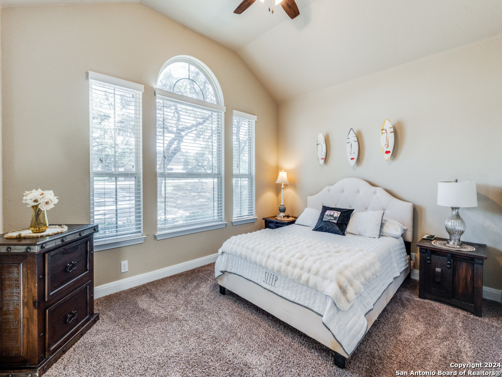 5604 Copper Creek