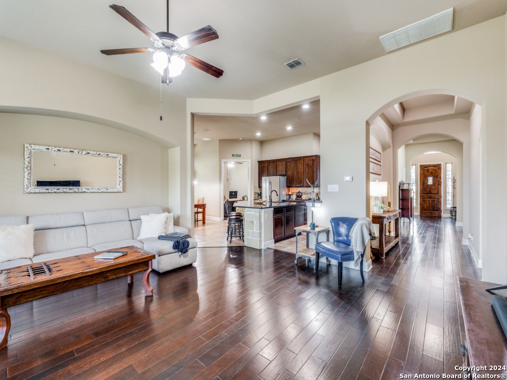 5604 Copper Creek