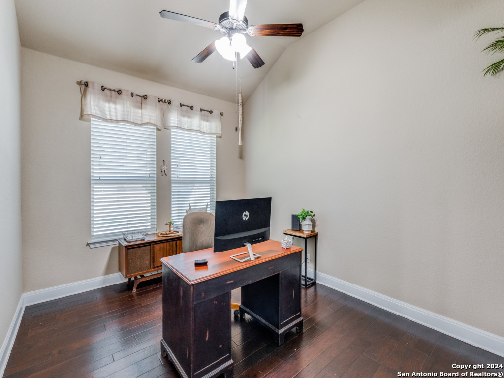 5604 Copper Creek