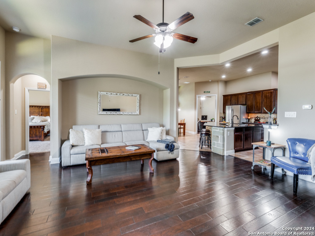 5604 Copper Creek