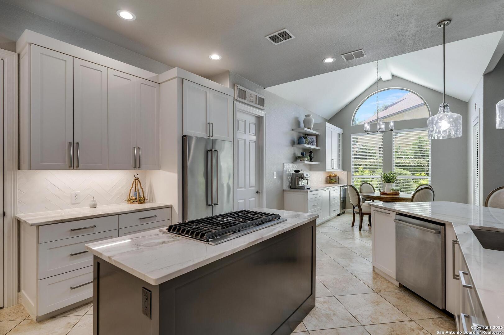 710 Rio Springs