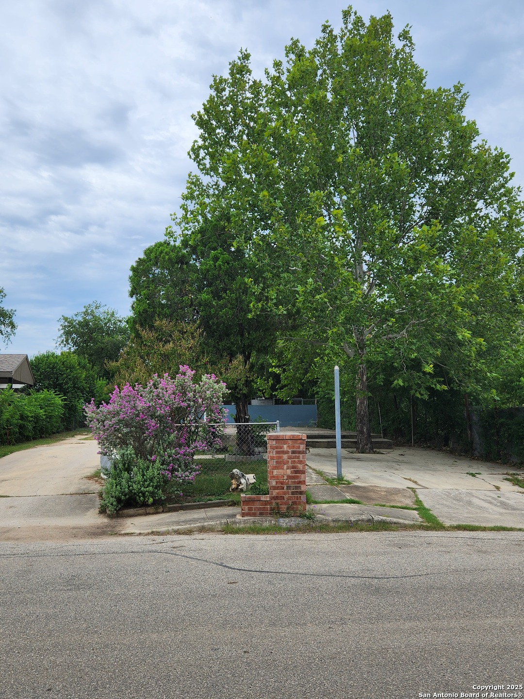 6511 Marcum Dr