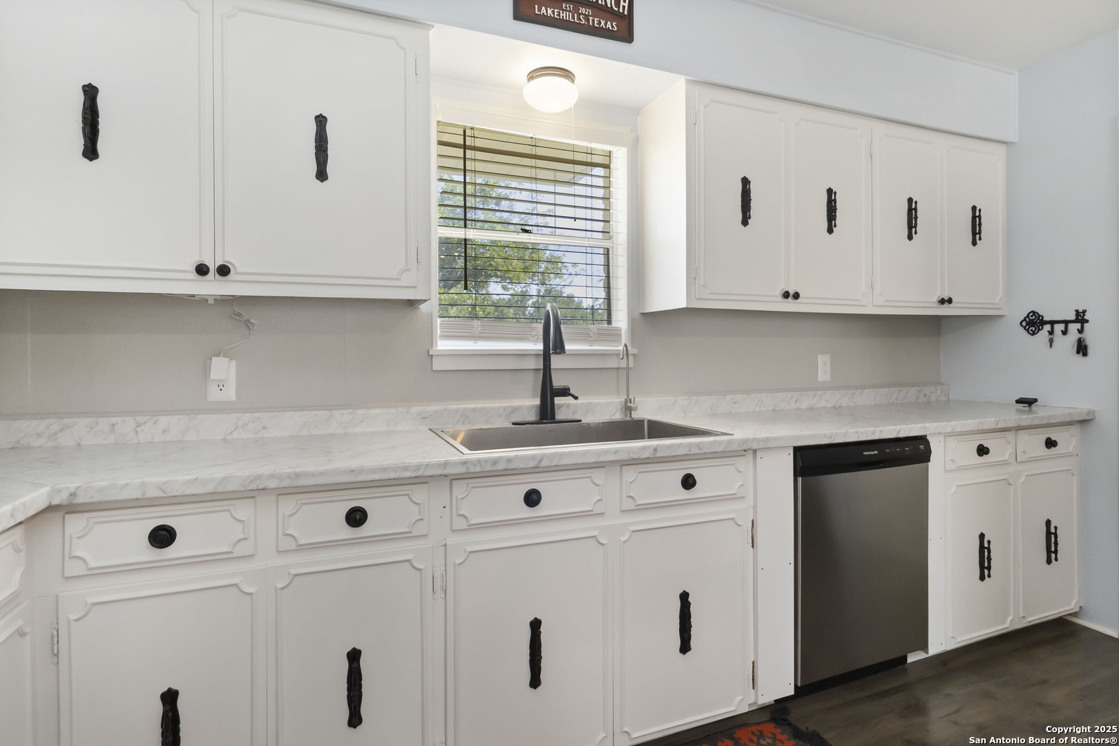 10406 Park Road 37