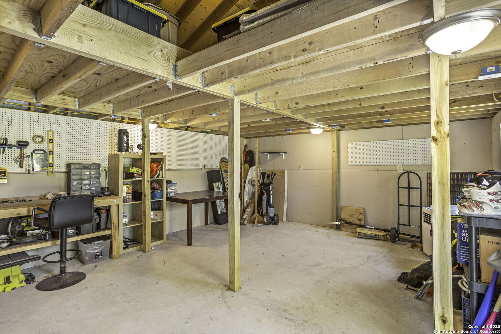 4502 Manitou Bay
