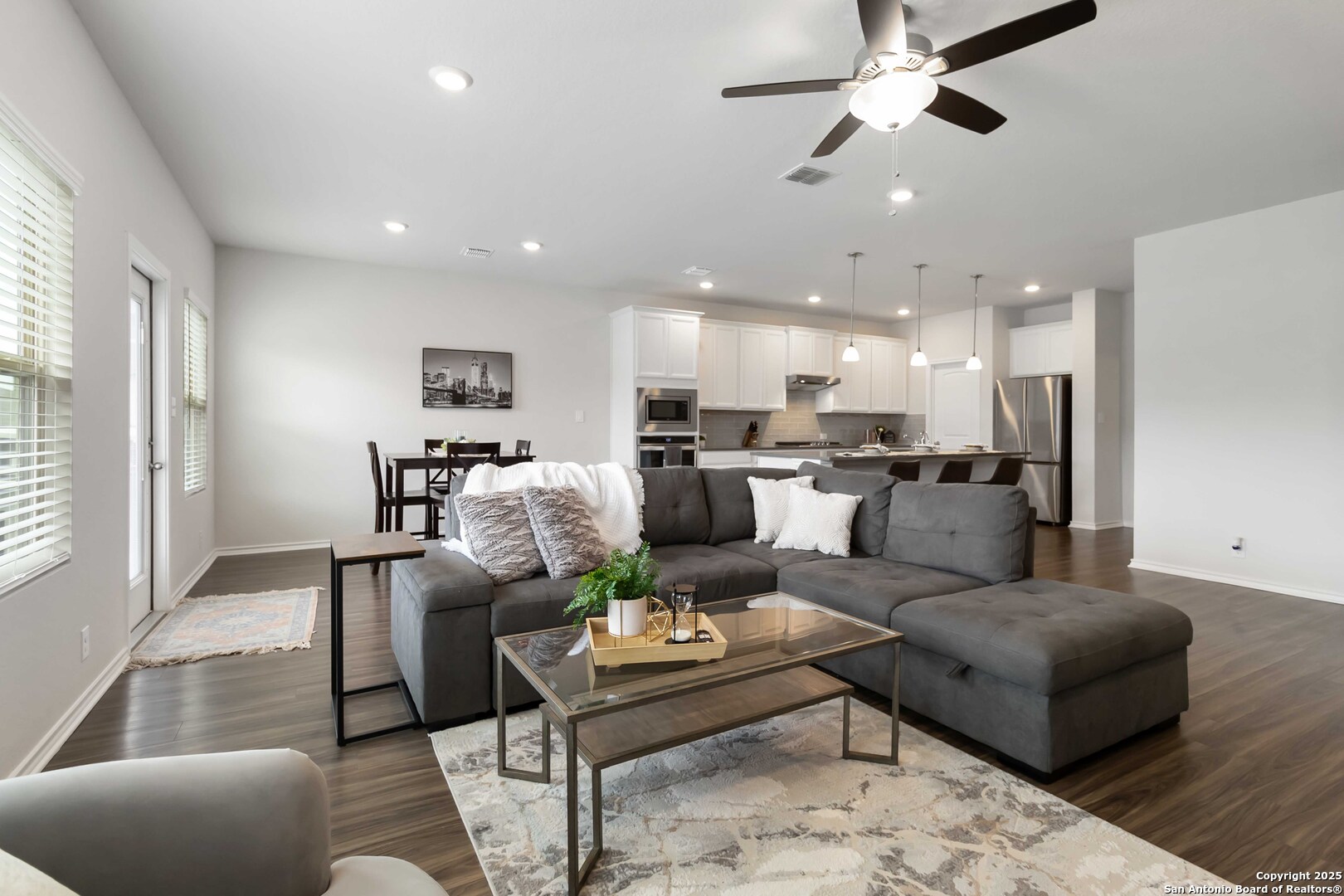 6839 Alaskan Way