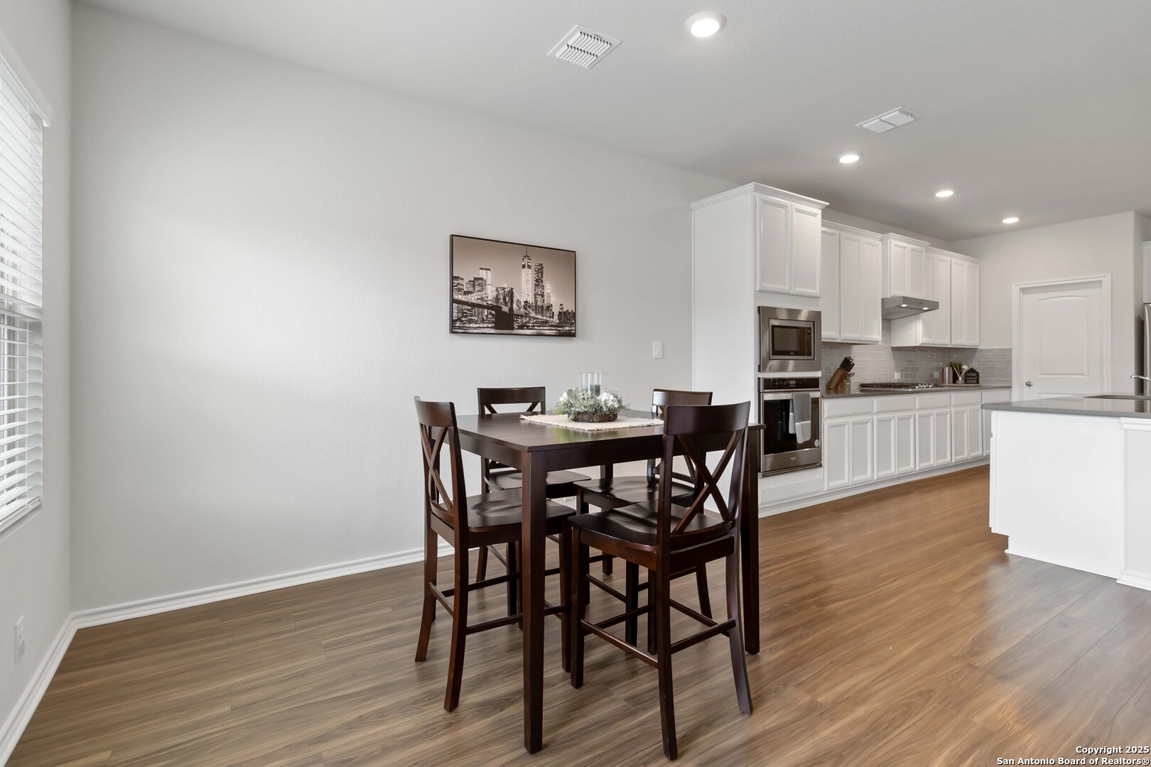6839 Alaskan Way